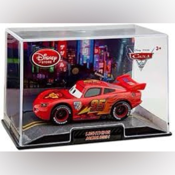 New Disney Store Cars2 Lightning McQueen Die Cast Collector's Case - Picture 2 of 5